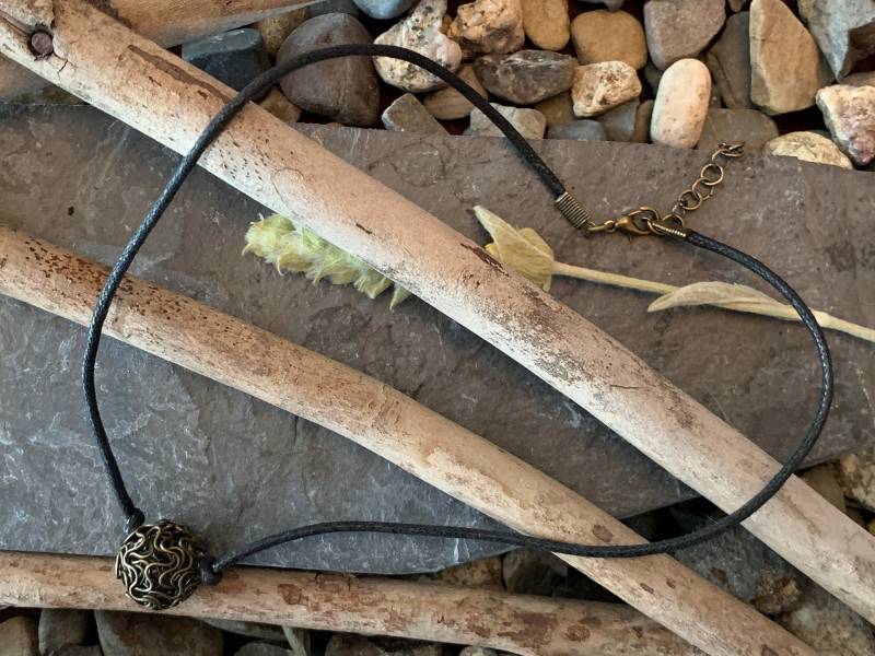 Zinc Metal Alloy Spacer Beads Ball Antique Bronze Flower Hollow Pattern von NorseMagicBox