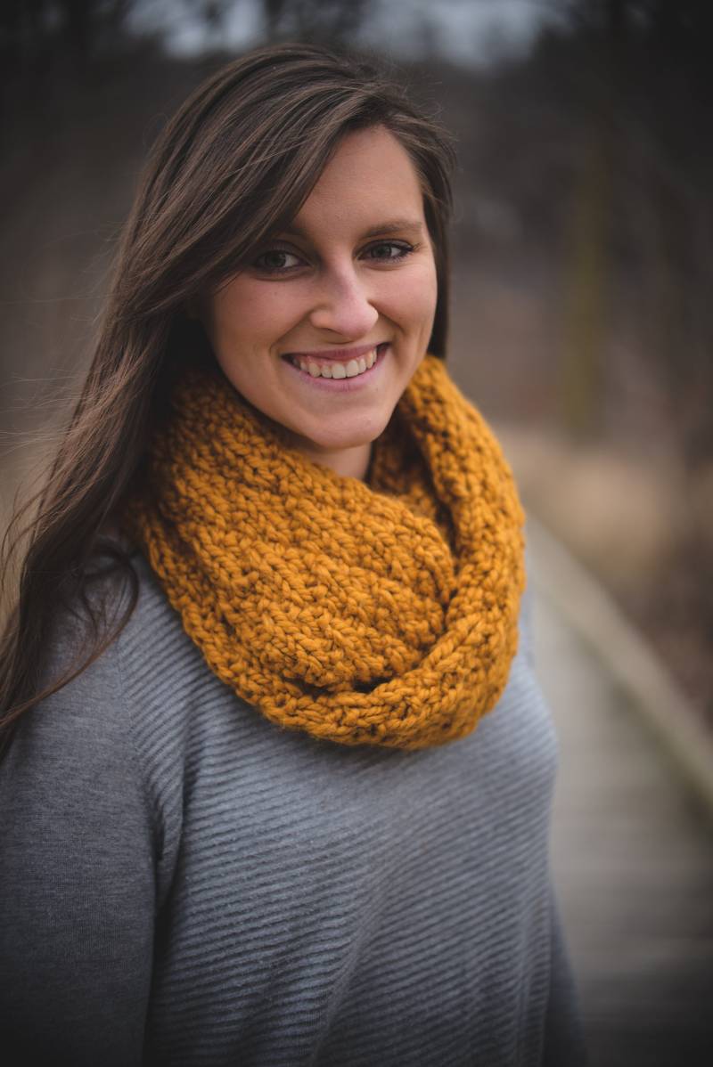 Afton Doppelpackung Schlauchschal in Senf von NorthernHeartKnits