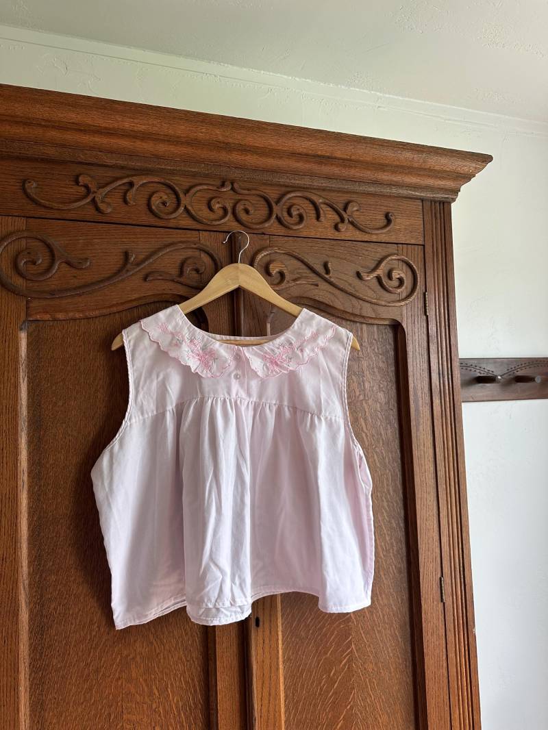 Upcycled Vintage Nachthemd Rework, Sommer Tank, Bluse Upcycled Vintage Nachthemd Rework, Sommer Tank, Bluse von NorthernHomemakers