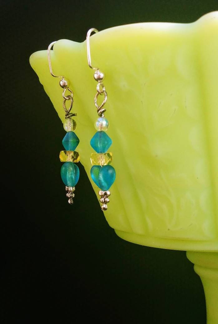 Liebt Funkeln Uran Ohrringe Liebt Funkeln Uran Ohrringe von NorthrnAuroraDesigns
