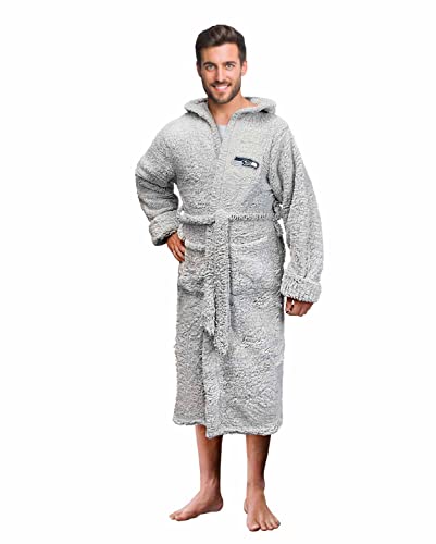 Northwest NFL Plüsch-Bademantel mit Kapuze und Taschen – 100 % Polyester-Sherpa-Mischung – Unisex – Entspannung und Stil mit Game Day Flair (Seattle Seahawks – Grau, Erwachsenen-Einheitsgröße) von Northwest