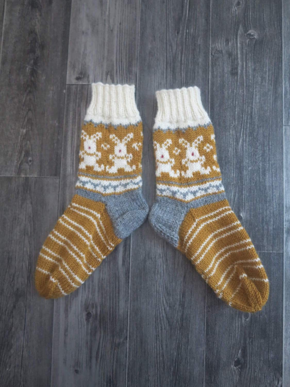Süße Unisex Hasen Socken Süße Unisex Hasen Socken von NorwegianKnitByAukan