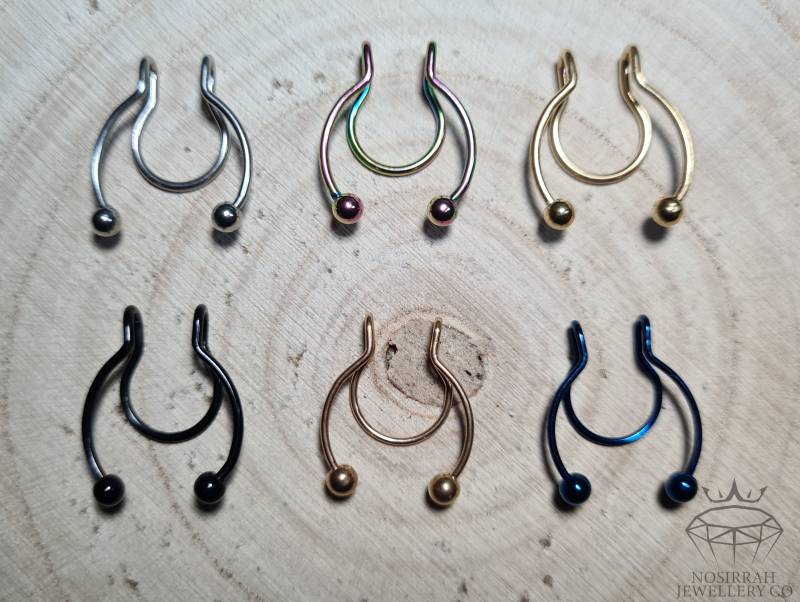 Fake Septum Ring - Verschiedene Farben Piercing Pferdering von NosirrahJewelleryCo