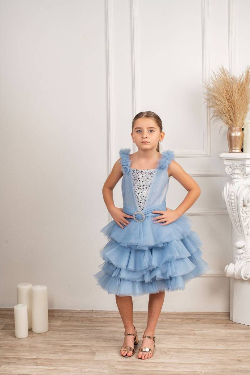 Mädchens Hochzeitskleid Und Abschlusskleid Mädchens Hochzeitskleid Und Abschlusskleid von NossiByCostume