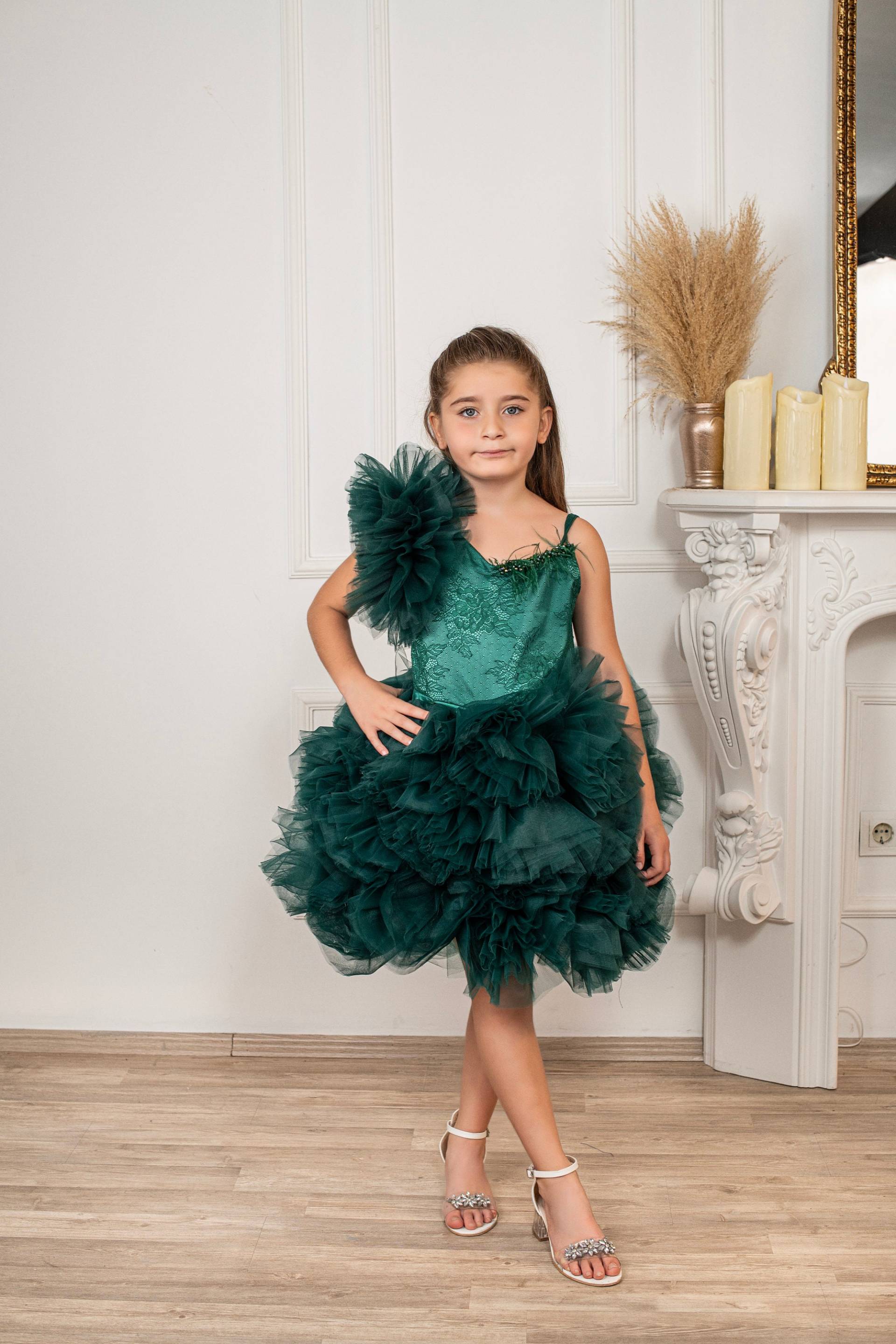 Weihnachts-Kinderkleid, Grünes Kinderkleid, Einteiliges Puffärmel-Abend-Kinderkleid von NossiByCostume