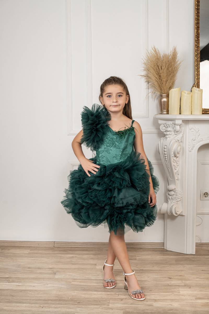 Weihnachts-Kinderkleid, Grünes Kinderkleid, Einteiliges Puffärmel-Abend-Kinderkleid Weihnachts-Kinderkleid, Grünes Kinderkleid, Einteiliges Puffärmel-Abend-Kinderkleid von NossiByCostume