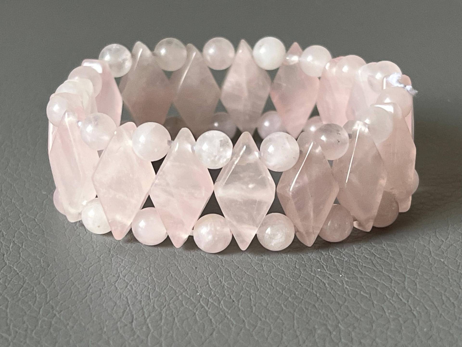 Armband Mit Rosa Quarz Gummiband von NostalgiaBoutiqueR