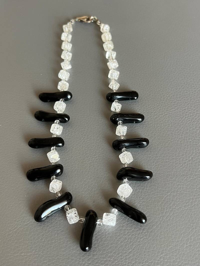 Art Deco Schwarze Glasperlen Halskette - 1960S Sterling Silber von NostalgiaBoutiqueR