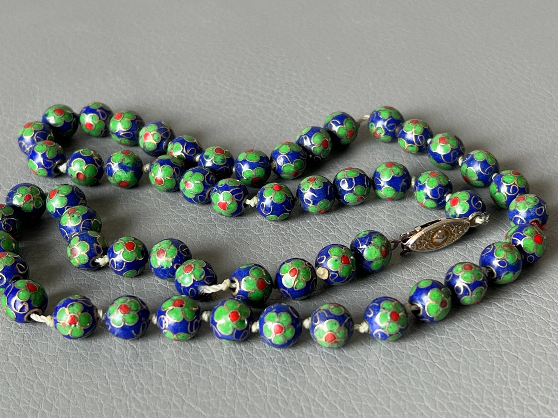 Cloisonne Blaue Perlenkette, Handbemalte Blumenperlen, Vintage Schmuck Aus Den 1960Er Jahren von NostalgiaBoutiqueR