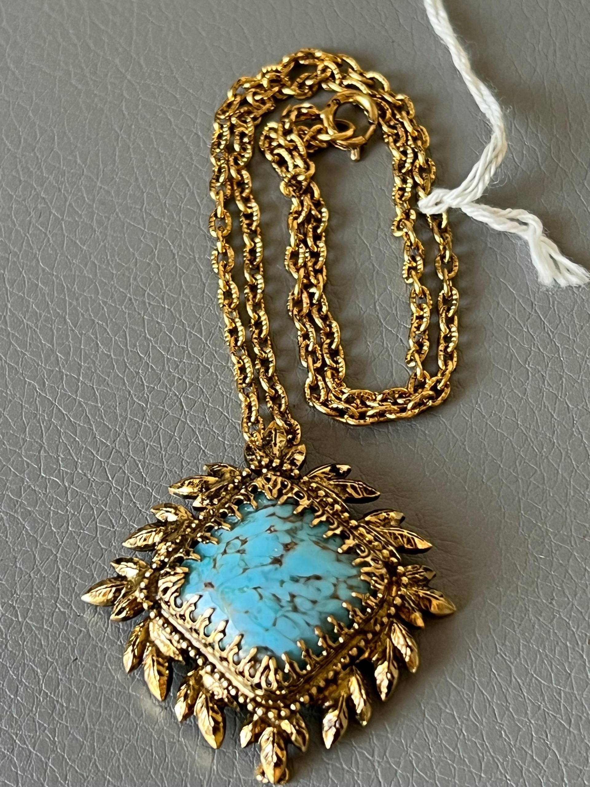 Vergoldeter Vintage Anhänger Mit Blauem Kunststein Aus Peking Blau Den 1950Er Jahren von NostalgiaBoutiqueR