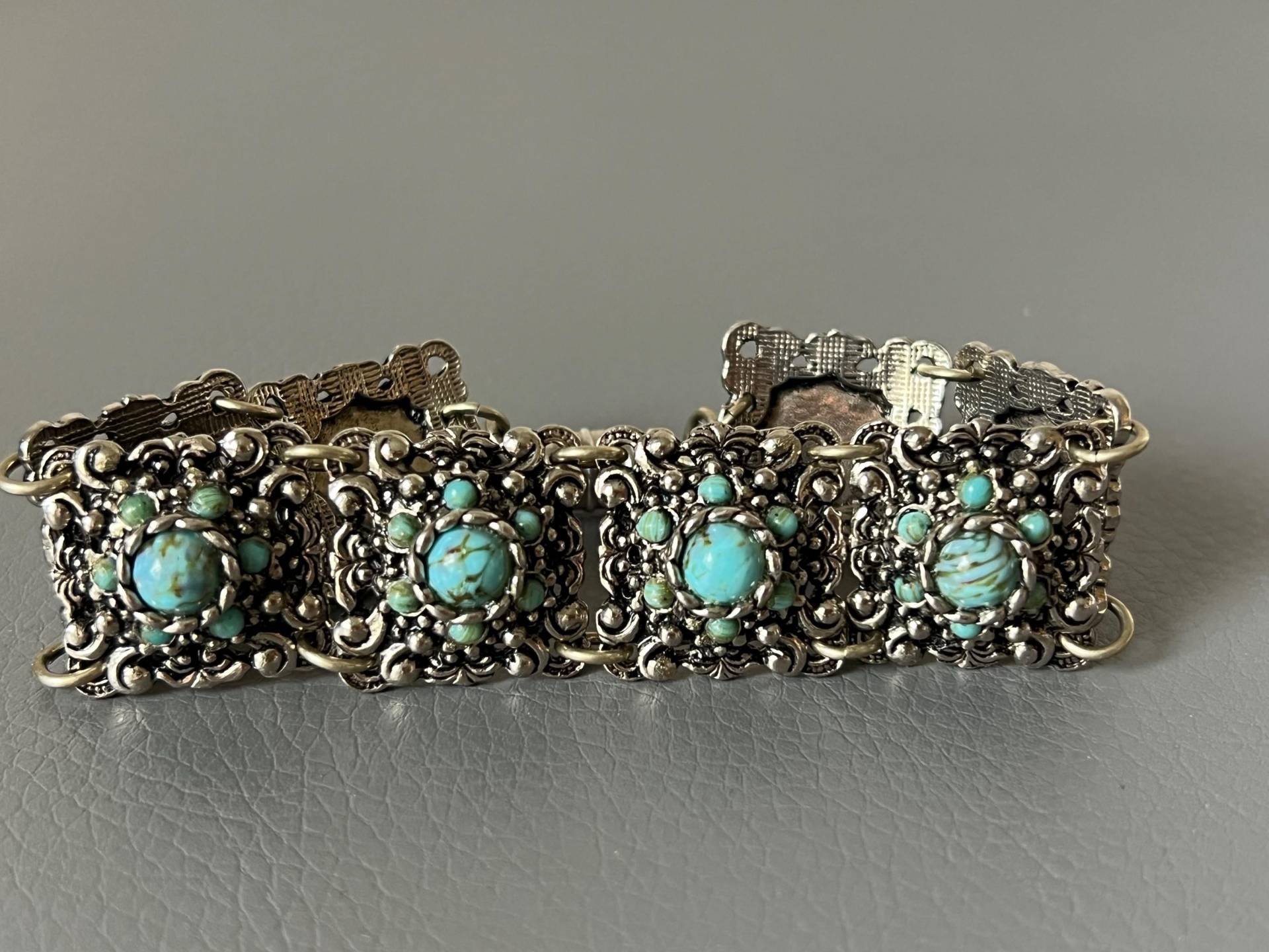 Vintage Armband Blau Glas Silber Ton von NostalgiaBoutiqueR