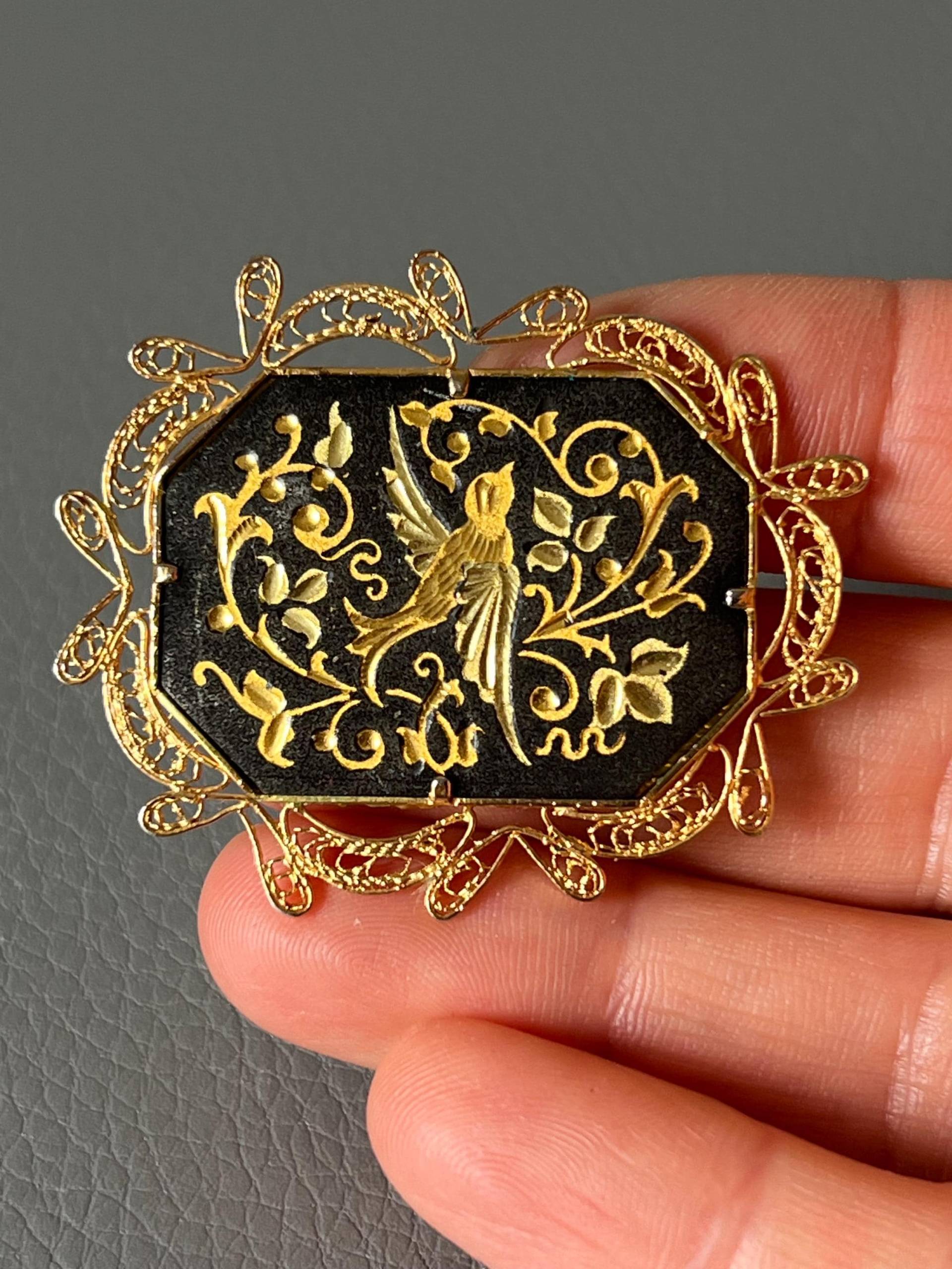 Vintage Brosche Damaszener Schwarz Gold Ton Spanien von NostalgiaBoutiqueR
