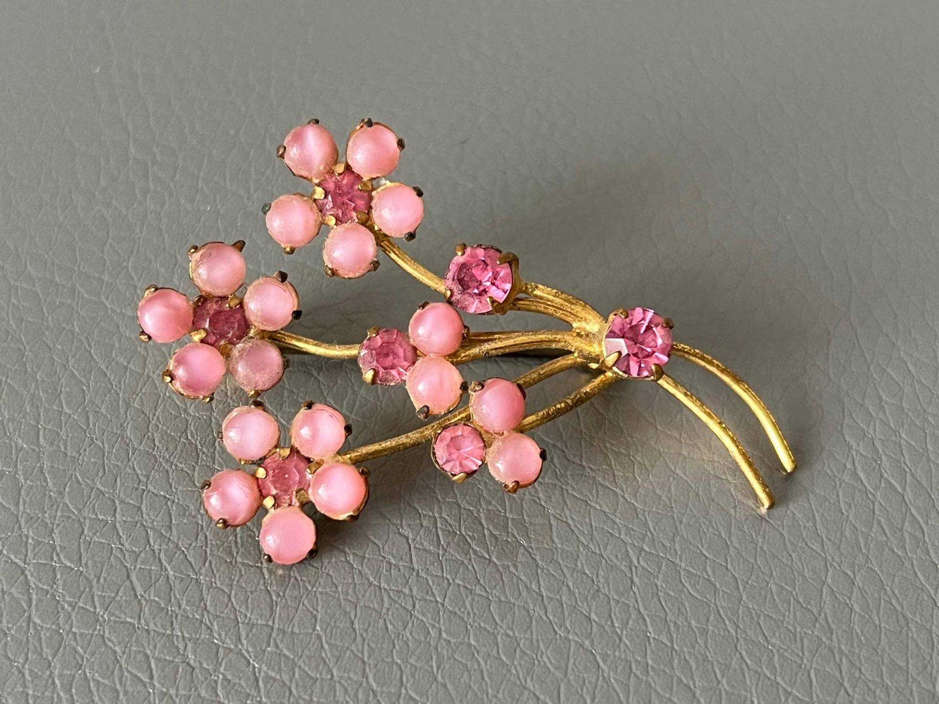 Vintage Brosche Rosa Glasschmuck von NostalgiaBoutiqueR