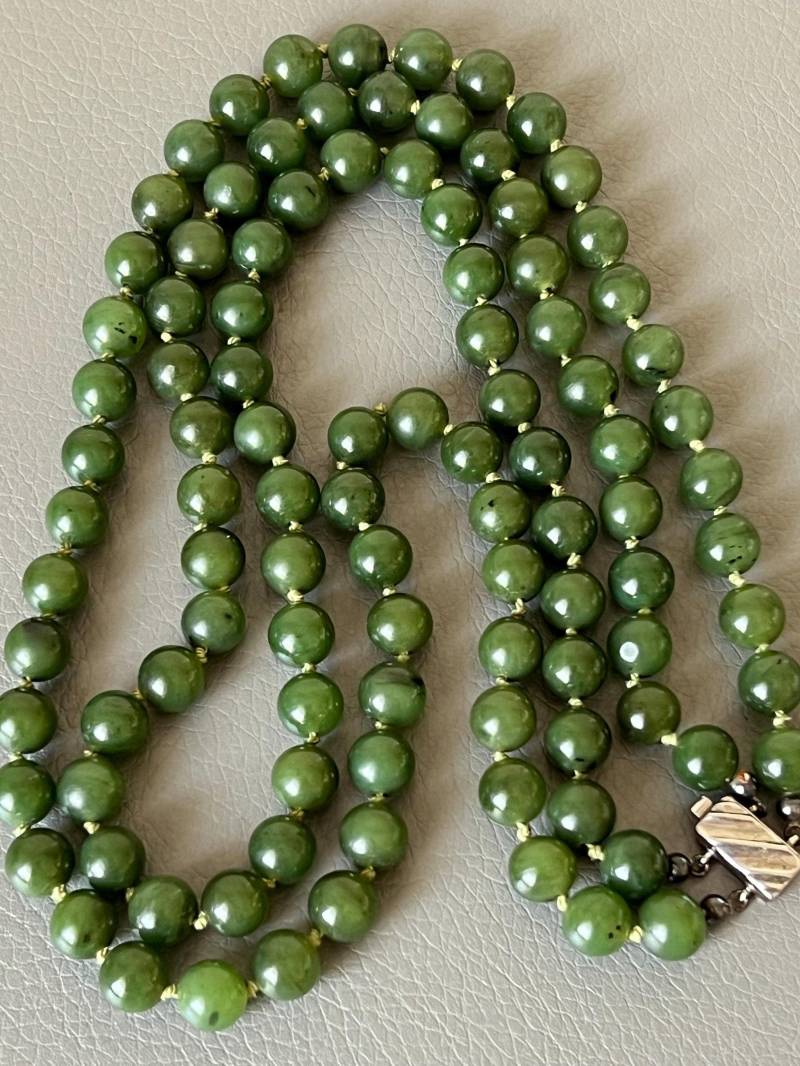 Vintage Doppel Halskette Natürliche Jade Perlen 85 G, 925 Silber Verschluss von NostalgiaBoutiqueR