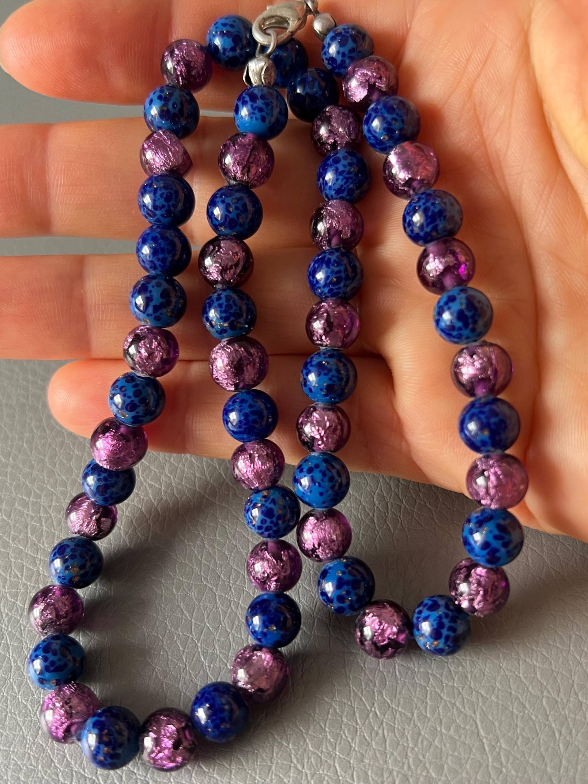 Vintage Foil Glass Necklace & Pekinger Glas Farbe Blau-Flieder von NostalgiaBoutiqueR