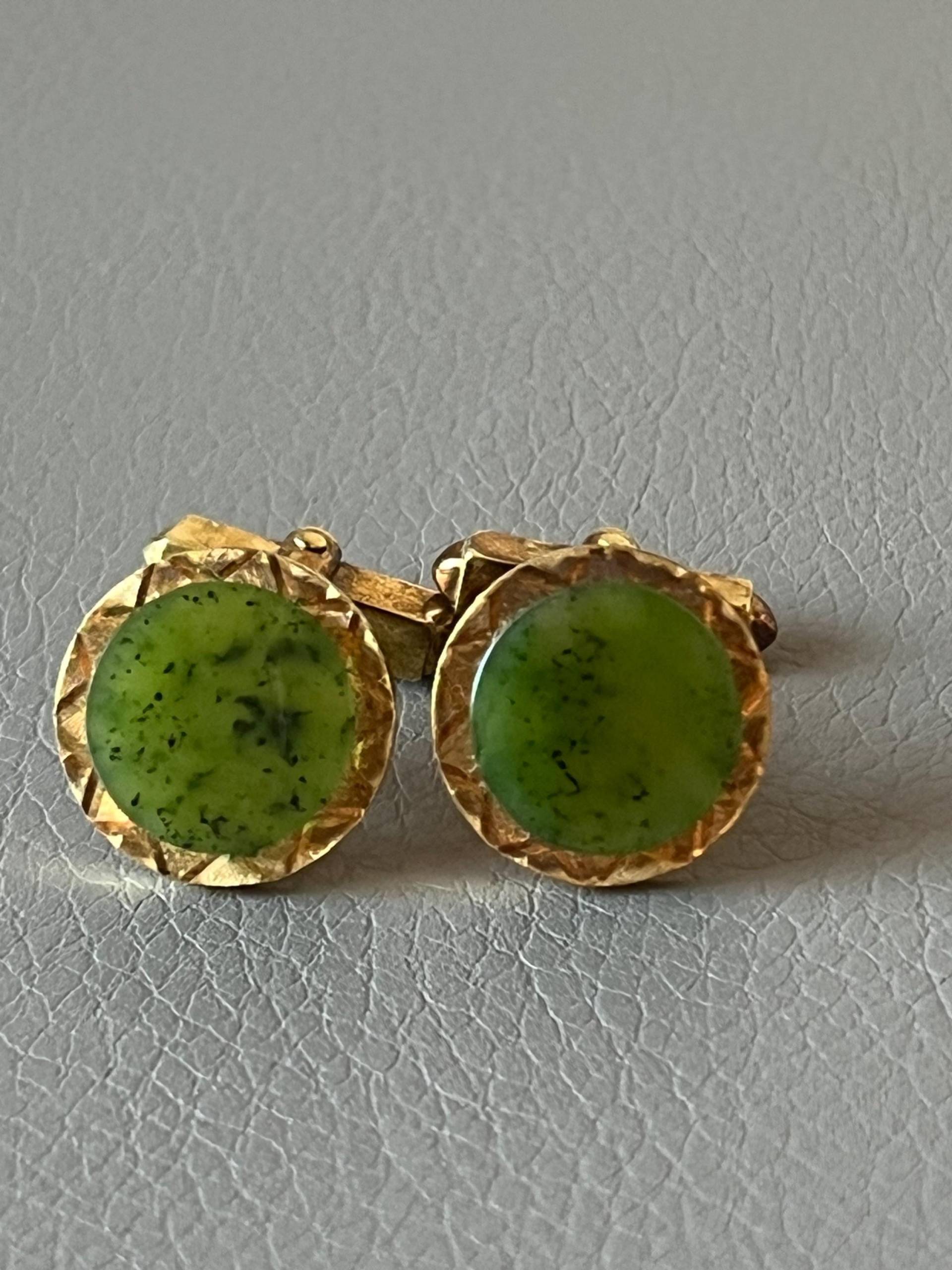 Vintage Grüne Jade Manschettenknöpfe Vintage Grüne Jade Manschettenknöpfe von NostalgiaBoutiqueR