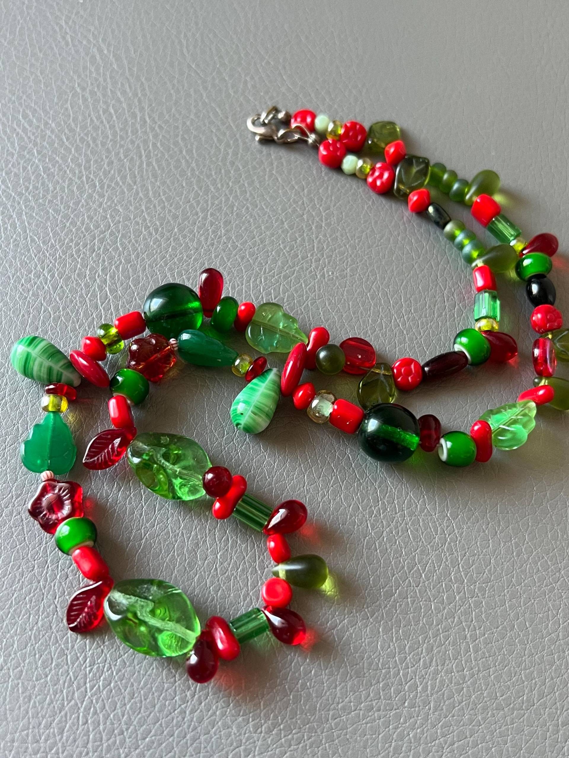 Vintage Handgemachte Halskette Rote Und Grüne Glas von NostalgiaBoutiqueR