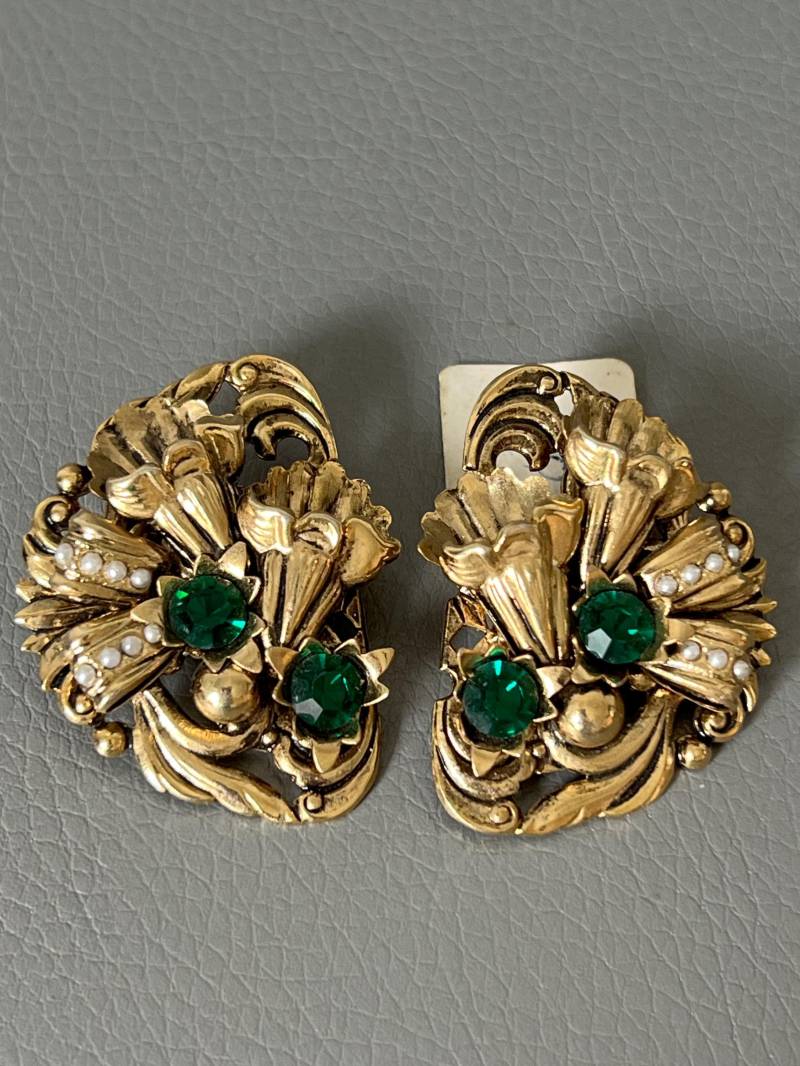 Vintage Ohrclips Mit Grünen Glas Neu von NostalgiaBoutiqueR