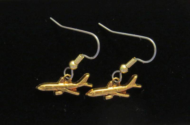 Flugzeug Ohrringe 24 Karat Gold Plate Oder Oxidized Matte Silver Pilot Flugbegleiterin Stewardess Airline Eg568/Es465 von NostalgicCharm