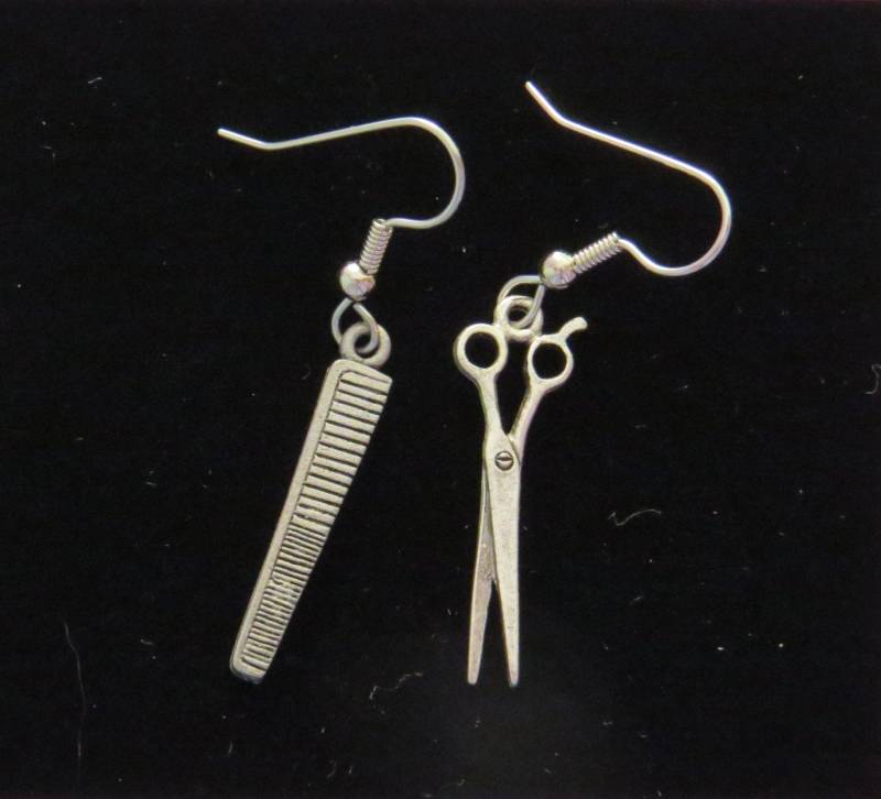 Friseur Kosmetikerin Ohrringe 24 Karat Gold Plate Oder Oxidized Matte Silver Cut Curl Perm Dye Farbe Eg270/Es234 von NostalgicCharm