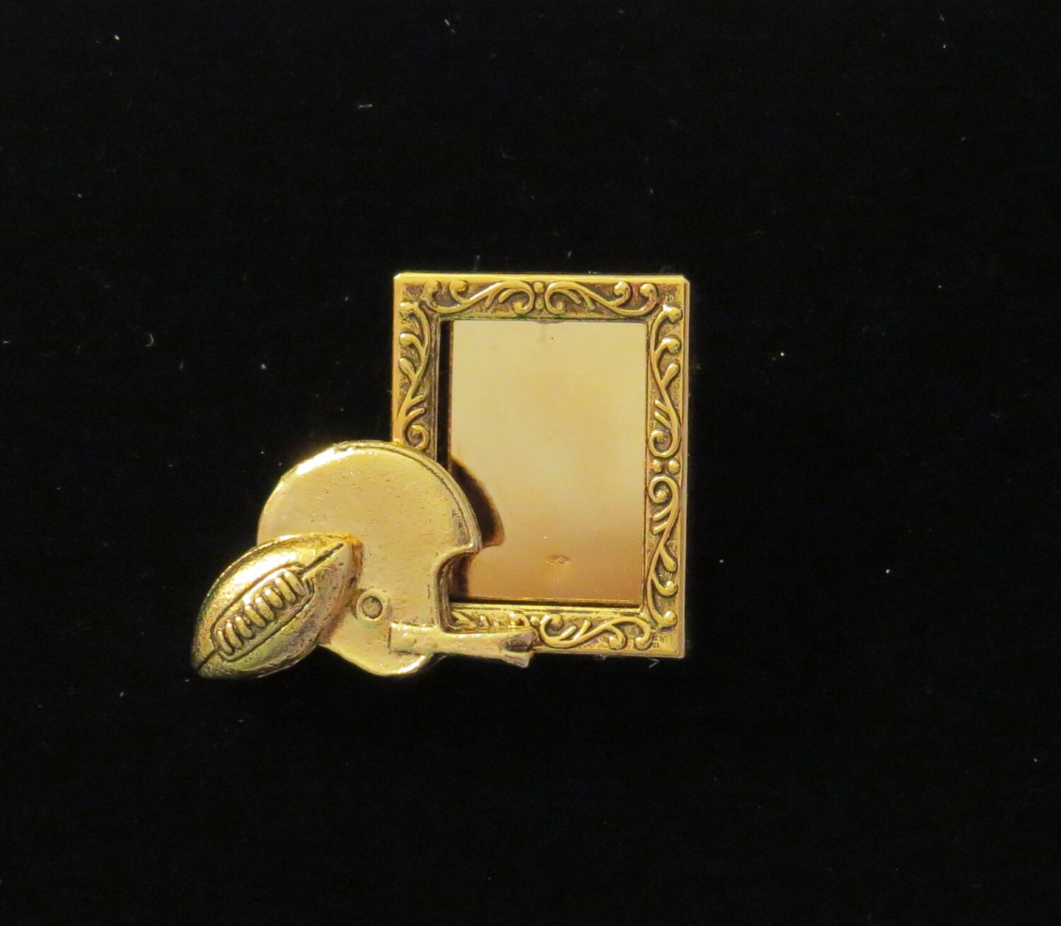 Fußball Fotorahmen Pin 24 Karat Vergoldet Oder Oxidiert Matt Silber Personalisiert Mit Ihrem Special Photo Pg119/Ps065 von NostalgicCharm