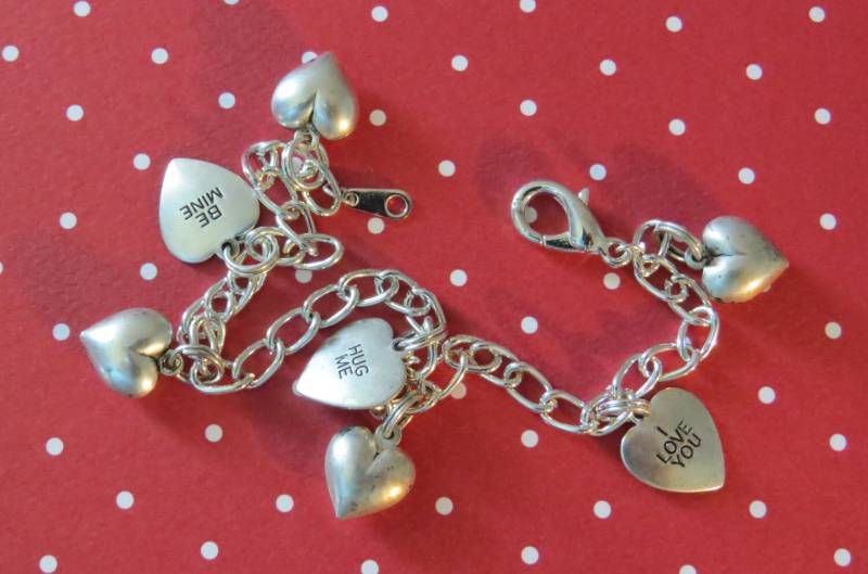 Herzen Valentinstag Charm Armband Silber Platte/Matt Ochse 7 Oder 8 Inch Love Bts041 I You Be Mine Hug Me Liebe Romantik von NostalgicCharm