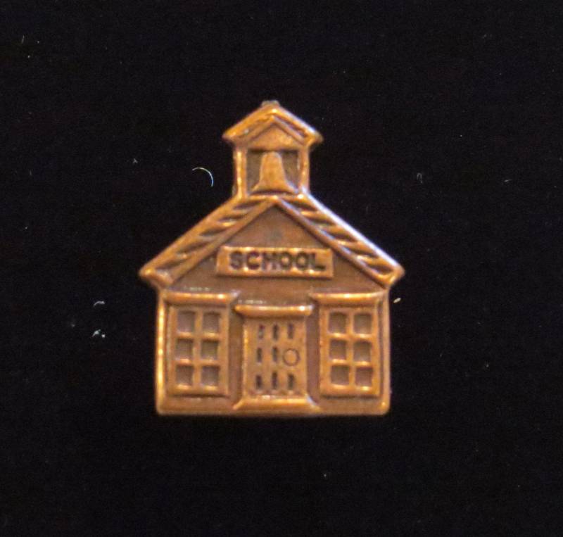 Kleine Rote Schule Haus Tack Pin Schulhaus Kupfer Lehrer Prinzip Geschenk Tc001 von NostalgicCharm
