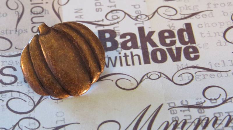 Kürbis Brosche Kupfer Pin Thanksgiving Kuchen Kürbisse Urlaub Herbst Ernte Pc001 von NostalgicCharm