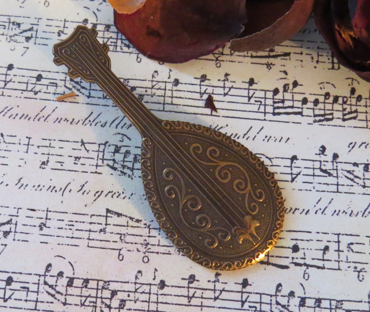 Mandoline Pin Brosche Antiqued Brass Musik Orchester Band Oder Oxidiertes Mattsilber Pg327B/Ps222 von NostalgicCharm