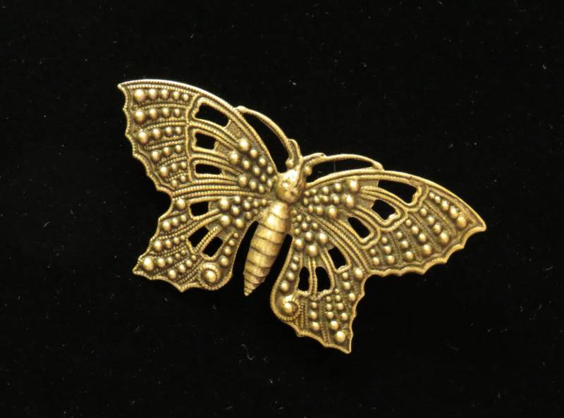 Spitzen Schmetterlingsbrosche Antik Messing-Frühling-Sommer-Garten Blumen Flutterby Pg142 von NostalgicCharm