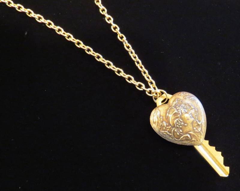 steampunk Florale Frau Herz Verändert Schlüssel Halskette Messing Mit Vergoldeter Plättchen Kette Garten Göttin Schlüssel014 von NostalgicCharm