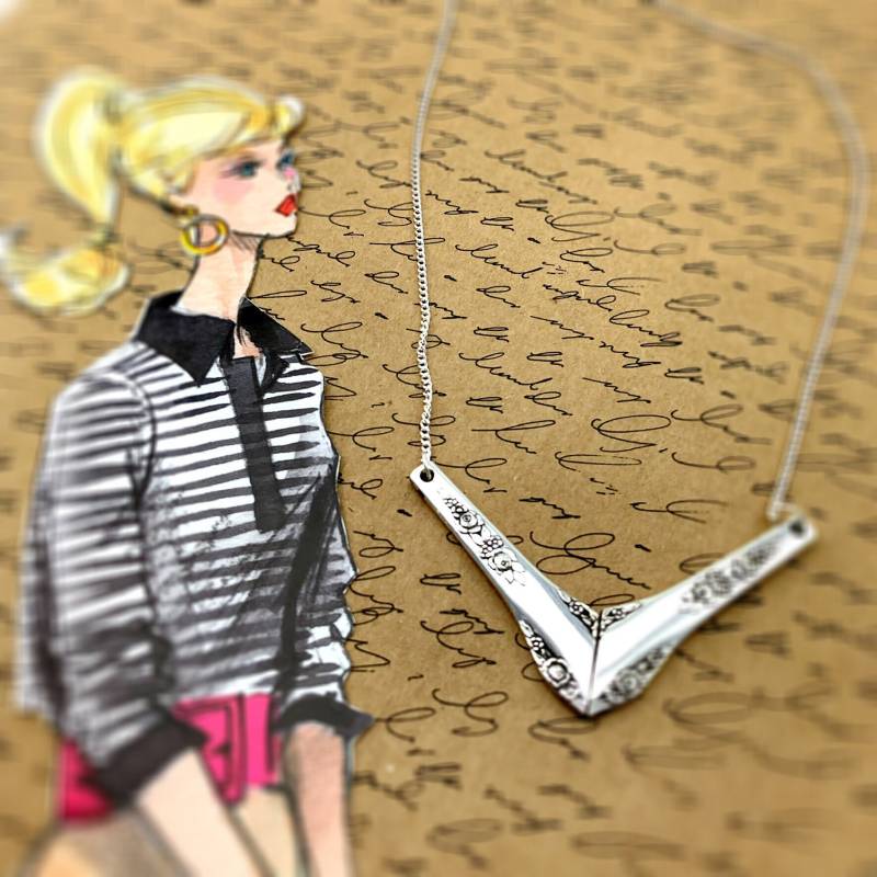 Chevron Silberanhänger von NostalgicDevotion