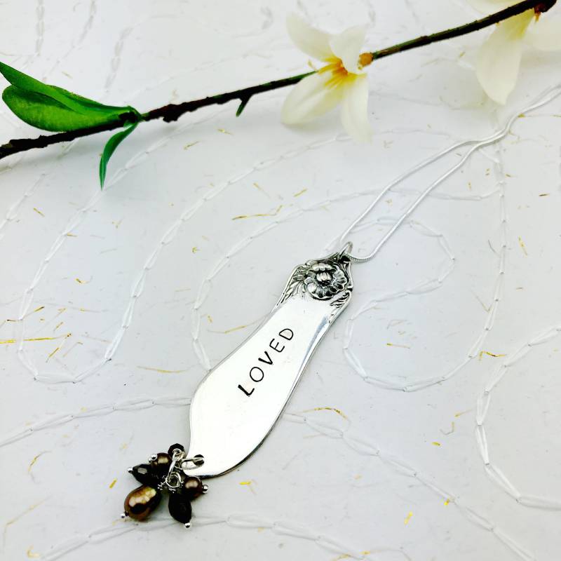 Handgestempelter Messeranhänger von NostalgicDevotion