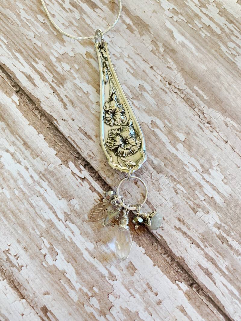 Silberanhänger von NostalgicDevotion