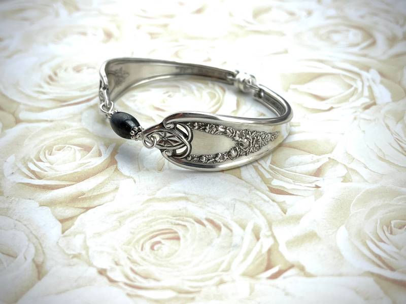 Silberarmband von NostalgicDevotion