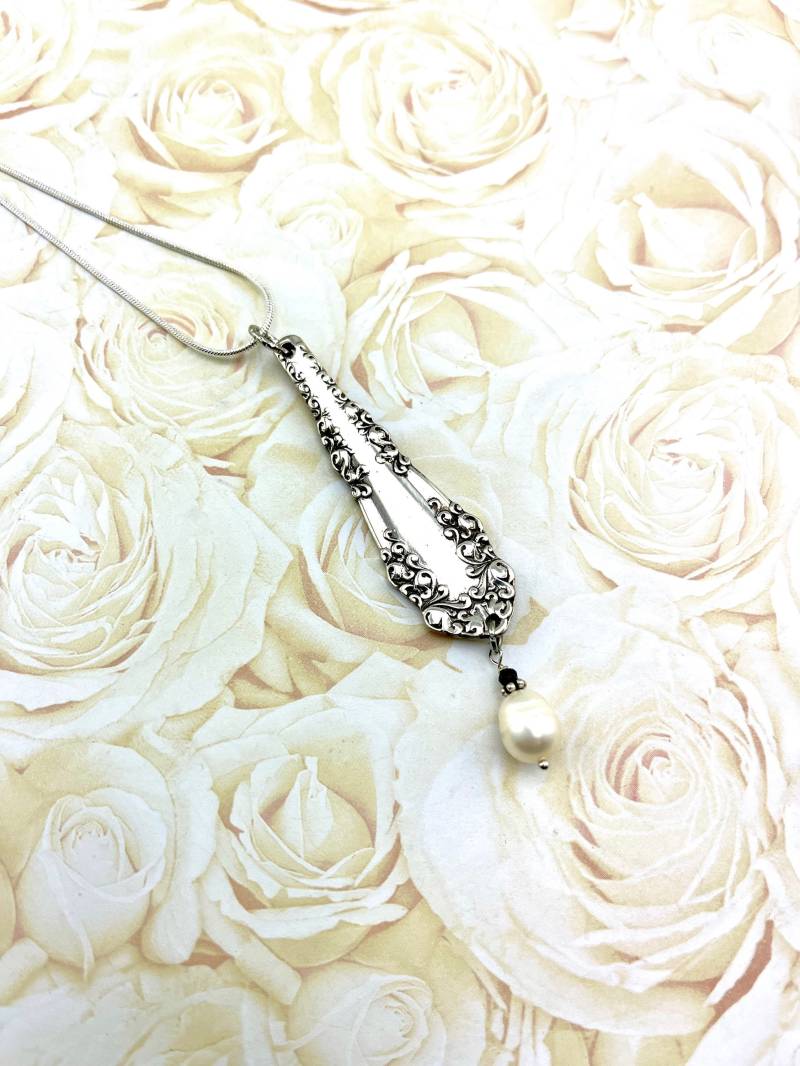 Silberschmuck Anhänger von NostalgicDevotion