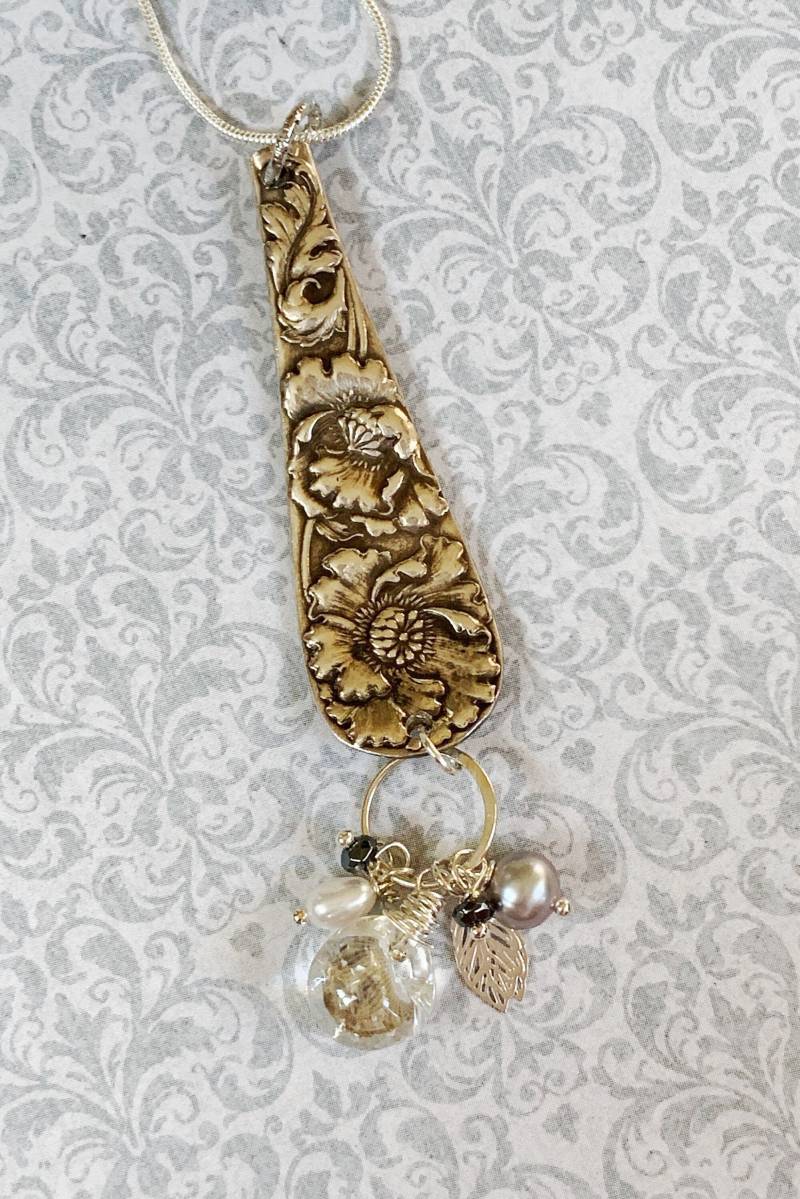 Silberwaren Anhänger von NostalgicDevotion