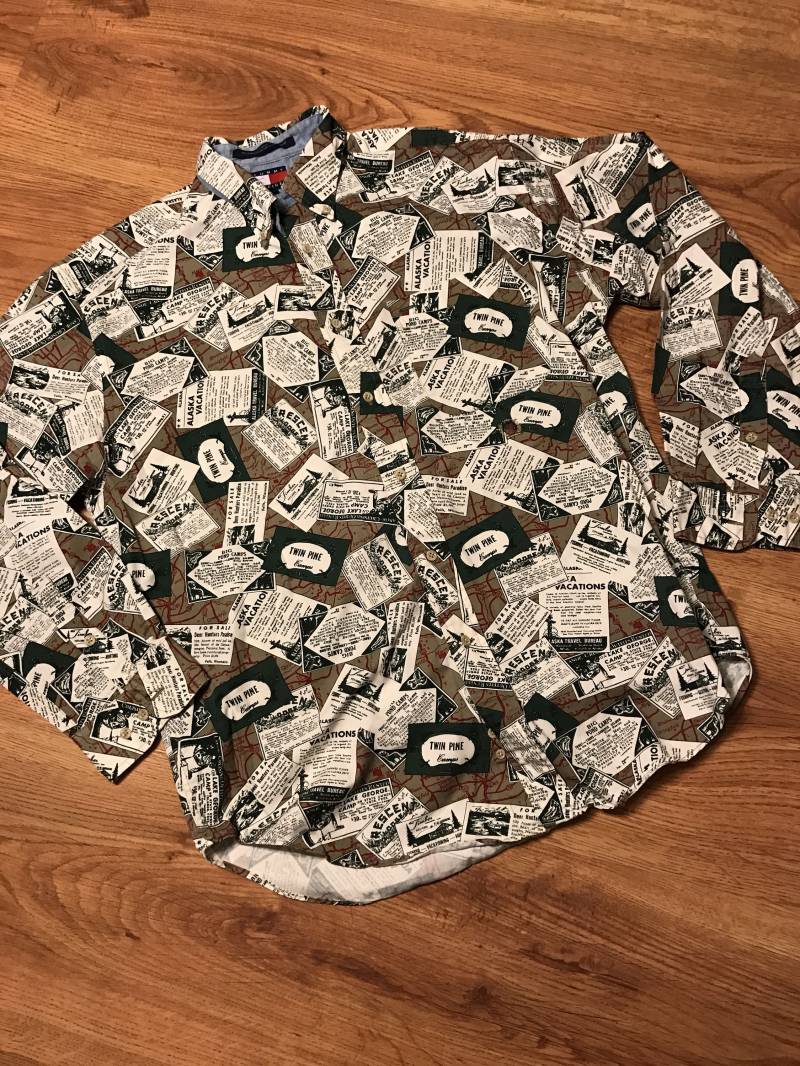 Vintage Tommy Hilfiger Button Up Size Medium von NostalgicVault