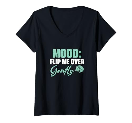 Damen Mood Flip Me Over Gently Crabulous Hufeisen Krabbenernter T-Shirt mit V-Ausschnitt Damen Mood Flip Me Over Gently Crabulous Hufeisen Krabbenernter T-Shirt mit V-Ausschnitt von Not A Tail Bender