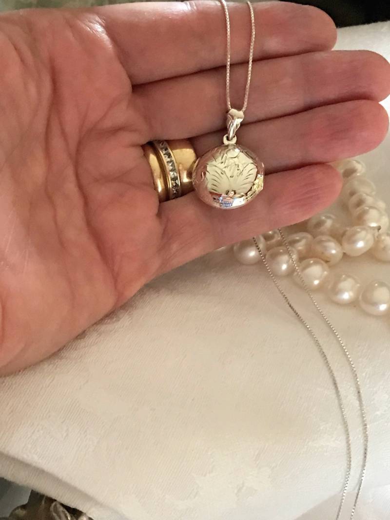 Runde Medaillon ~ Geätzte Sterling Silber 30 "Kette von NotBeforeJava