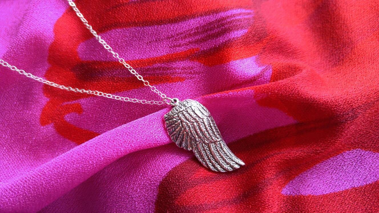 sterling Silber Engel Flügel An Oder Leder Halskette Nbj365 von NotBeforeJava