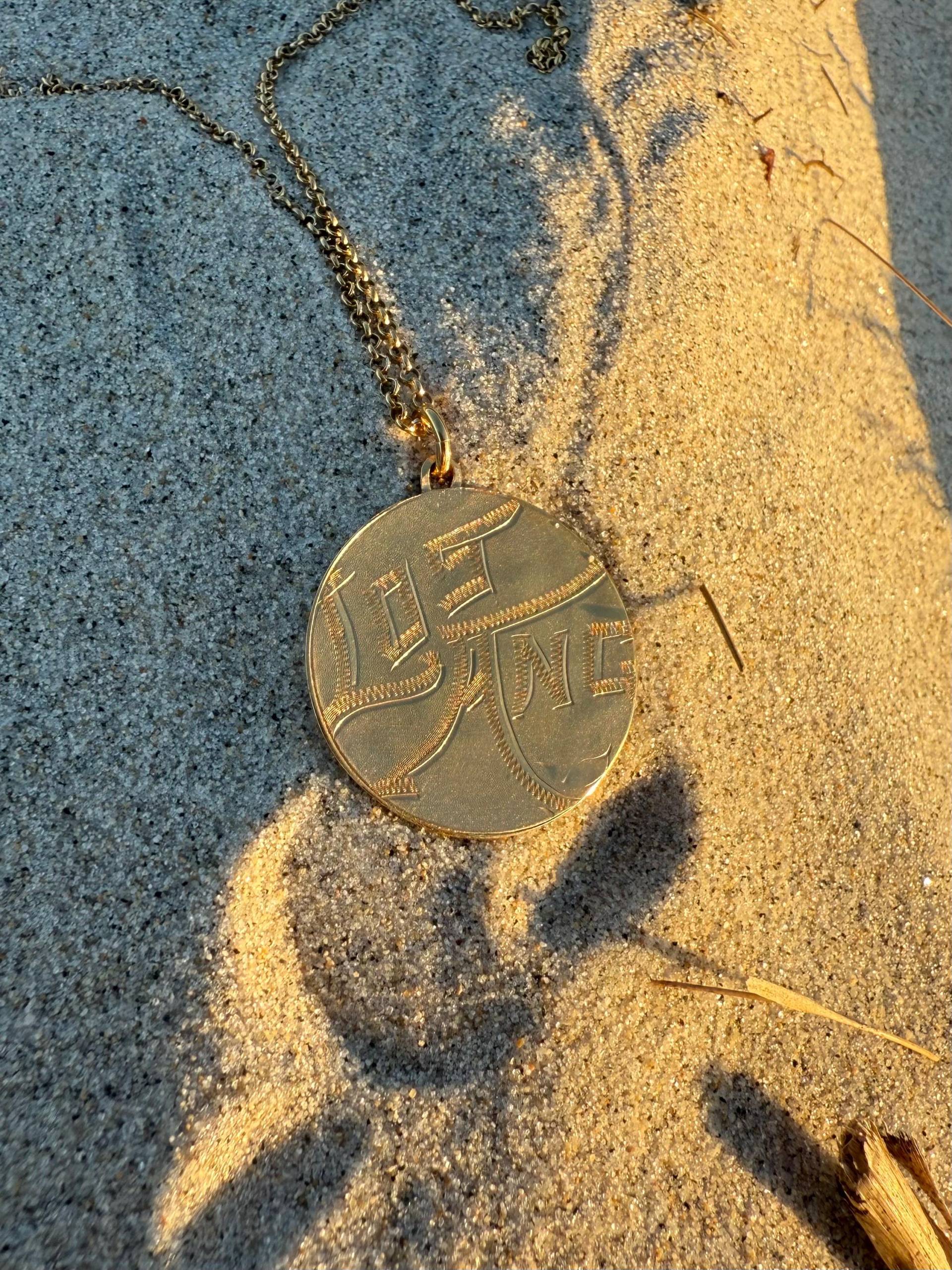 Gold Vermeil, Vintage Löffel Halskette, Los Angeles, California, Scheibe, Münze, Medaillon von NotSoFlatware