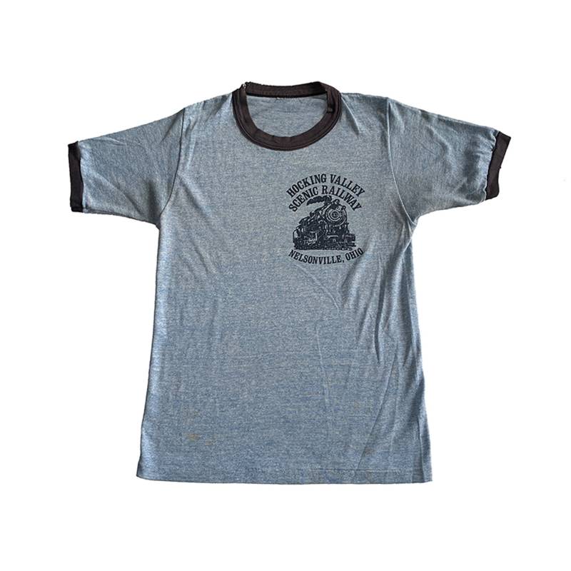 80Er Hocking Valley Scenic Railway Nelsonville Ohio Zug Ringer T-Shirt 80Er Hocking Valley Scenic Railway Nelsonville Ohio Zug Ringer T-Shirt von NotUpToStandard