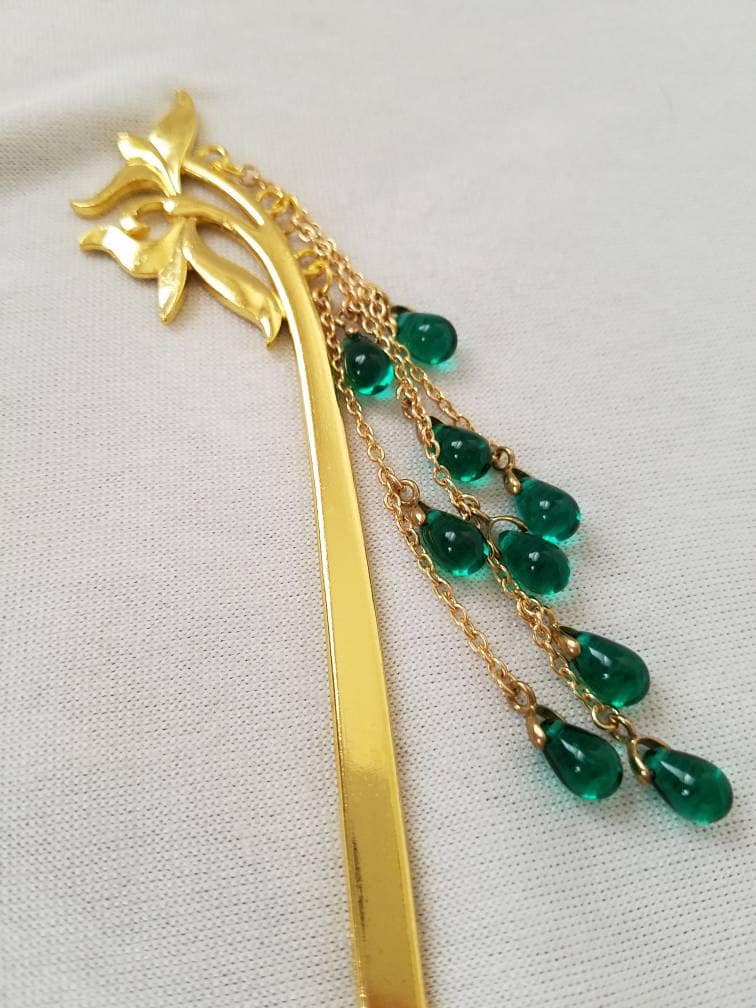 Smaragd Kristall Teardrop Vergoldet Lotus Haarnadel von NothingRhymesWPurple