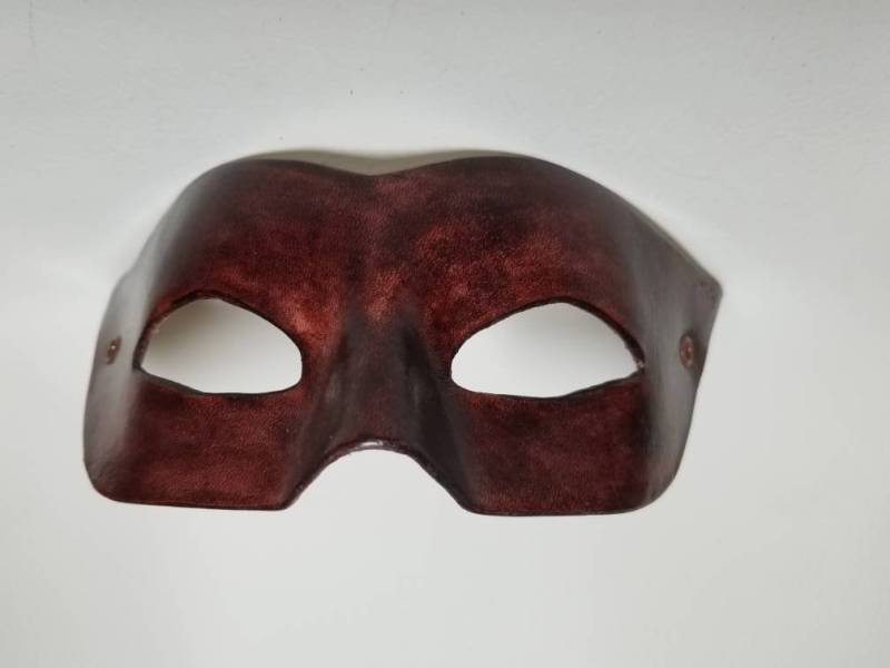 Braune Ledermaske Braune Ledermaske von NothingWerks