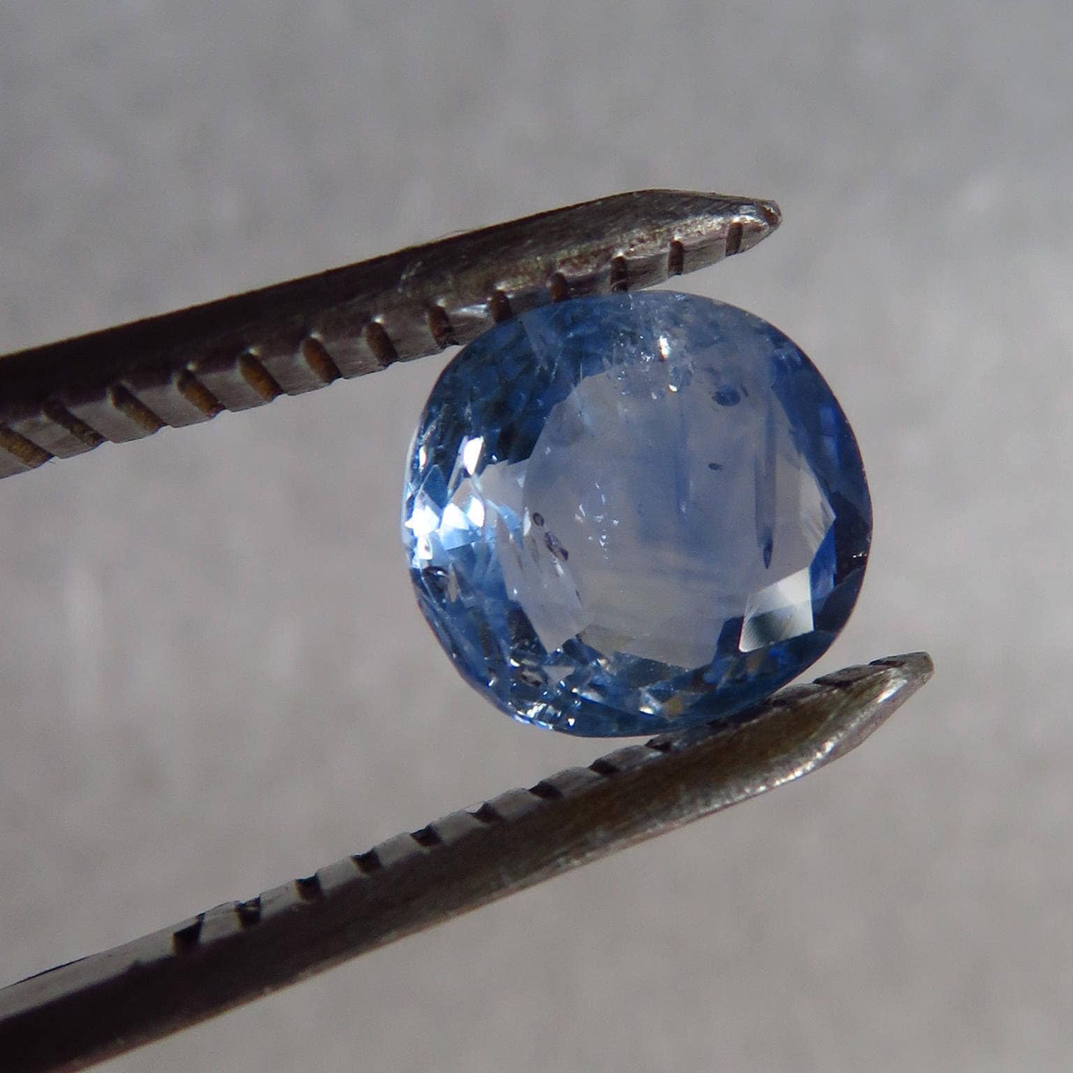 2.21 Ct. I.g.i Zertifizierter Blauer Saphir Aus Sri Lanka. Super Transparentes, Mittel-Kornblumenblaues Schmuckstück Mit Top Lüster. Video von Notreatgems