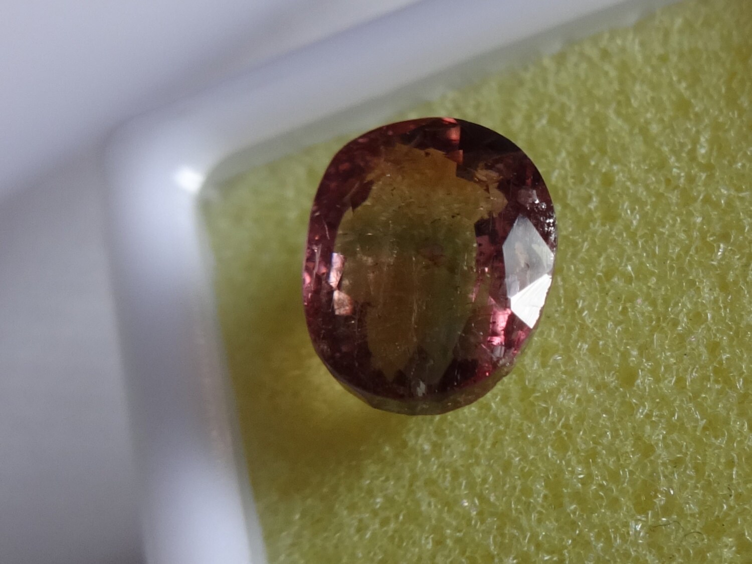 2.95 Ct. Lebhafter Lavendel Rosa Farbe Turmalin Aus Brasilien. Einzigartige Hellgrüne Farbzonierung Im Inneren Des Kristalls, Seltenes Bi-Col von Notreatgems