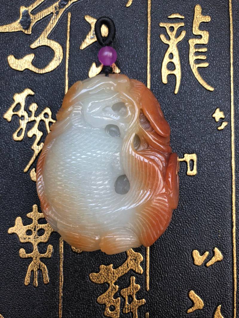 Natürliche Gelbe Jade-Asia-Drachen-Anhänger Jade Fisch-Drachen-Anhänger Natürliche Gelbe Jade-Asia-Drachen-Anhänger Jade Fisch-Drachen-Anhänger von NotsureCrafts