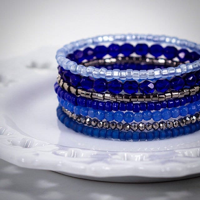 Blaue Perlen Wickeln Armband Boho Wickel Memory Wire Festival-Armband-stack von NouveauTique