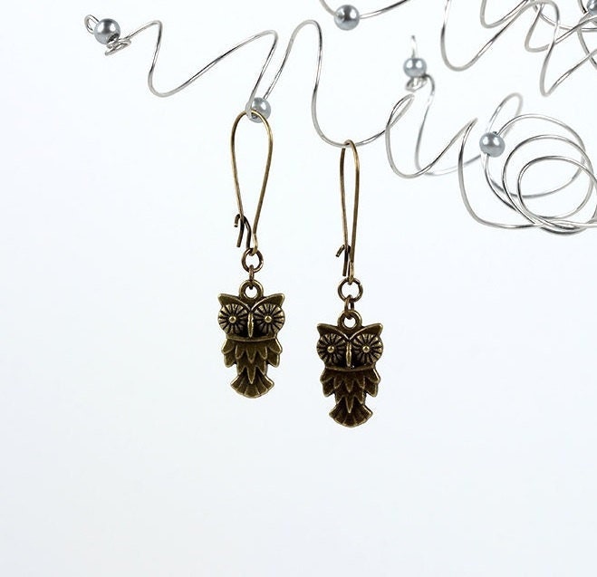 Eulen Ohrringe Antik Messing Tropfen von NouveauTique